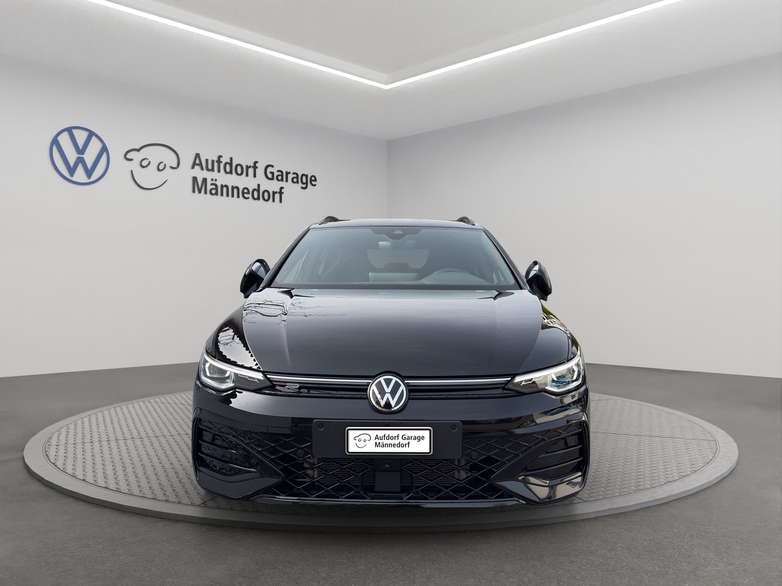 VW Golf Variant 1.5 eTSI mHEV R-Line, Mild-Hybrid Benzin/Elektro, Occasion / Gebraucht, Automatik - 2