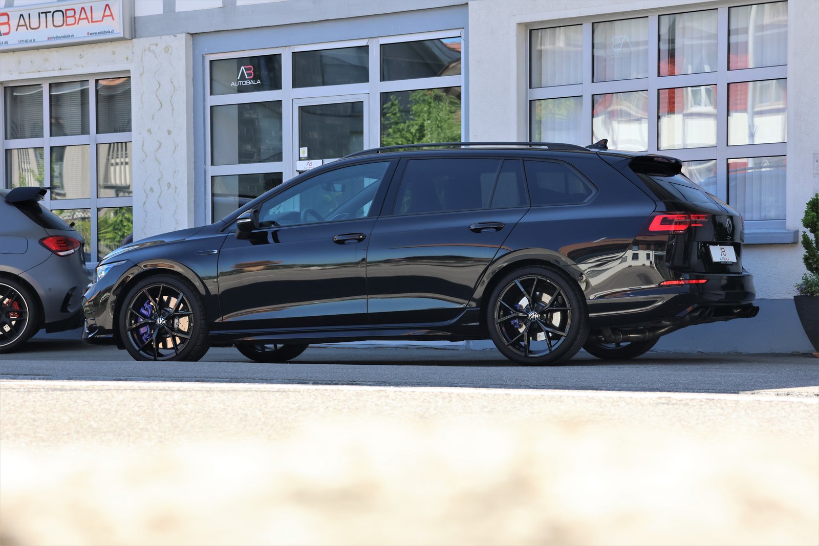 VW Golf Variant 2.0 TSI R DSG 4Motion *BlackStyle+Remus*, Petrol, Second hand / Used, Automatic - 4
