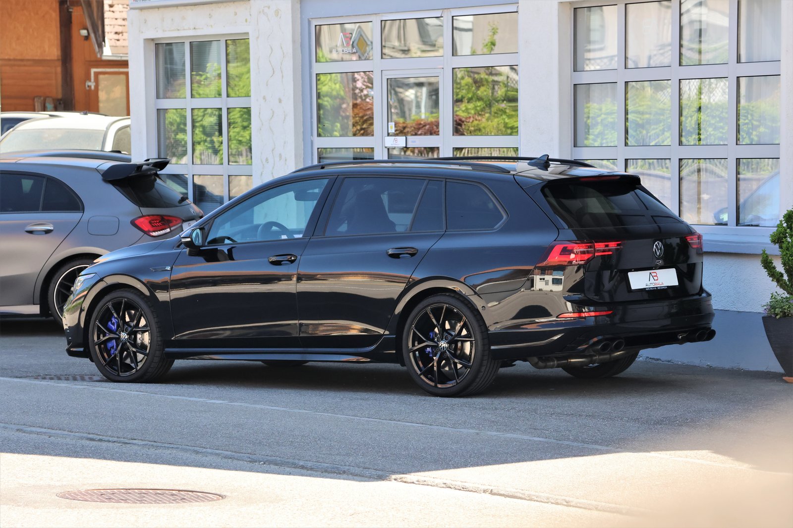 VW Golf Variant 2.0 TSI R DSG 4Motion *BlackStyle+Remus*, Petrol, Second hand / Used, Automatic - 5