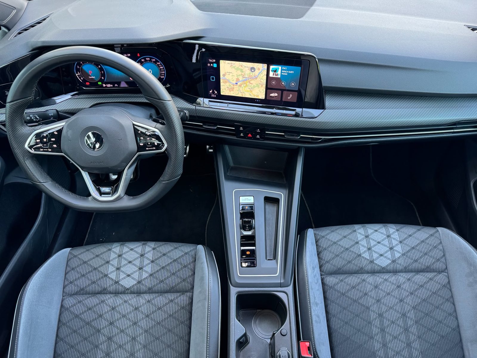 VW Golf Variant R-Line, Benzin, Occasion / Gebraucht, Automatik - 7