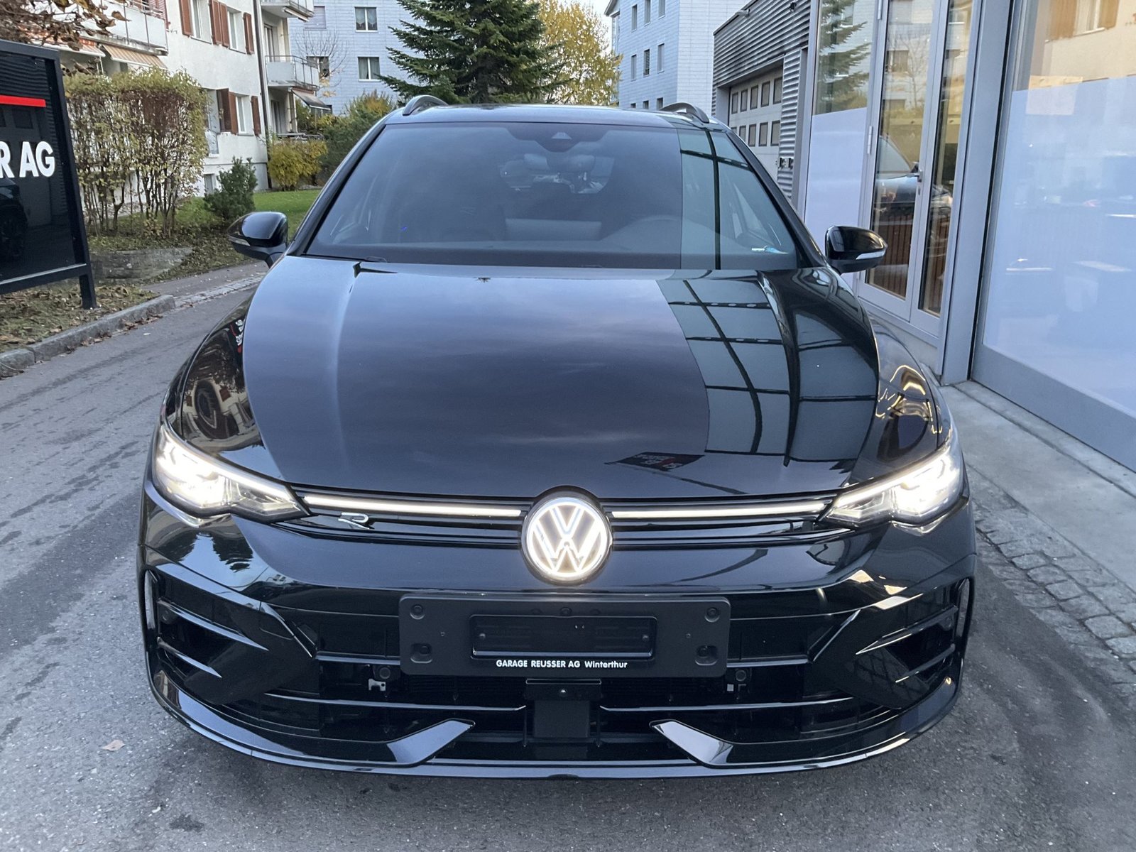 VW Golf Variant R 2.0 TSI 333PS 4 MOTION *** FACELIFT MIT TO, Petrol, Second hand / Used, Automatic - 2