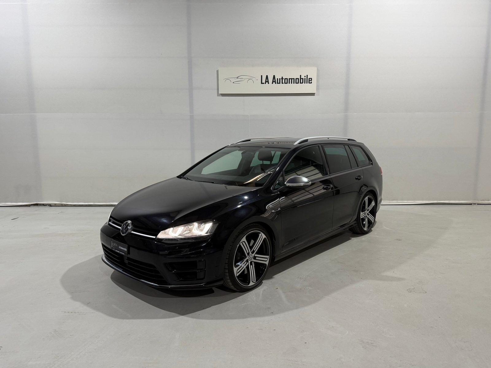 VW Golf Variant 2.0 TSI R 4 Motion DSG