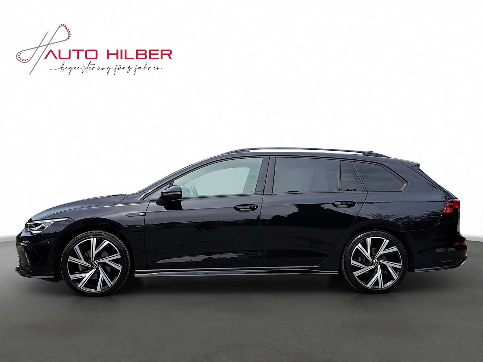 VW Golf Variant 1.5 TSI R-Line *Anhängerkupplung*, Mild-Hybrid Petrol/Electric, Second hand / Used, Automatic - 3