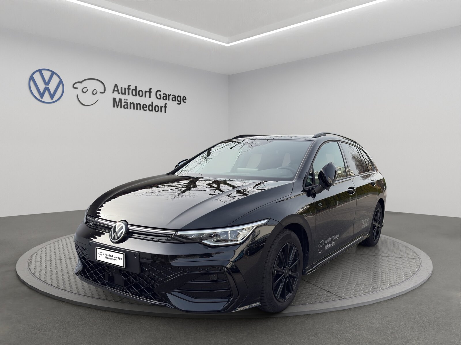 VW Golf Variant 1.5 eTSI mHEV R-Line DSG