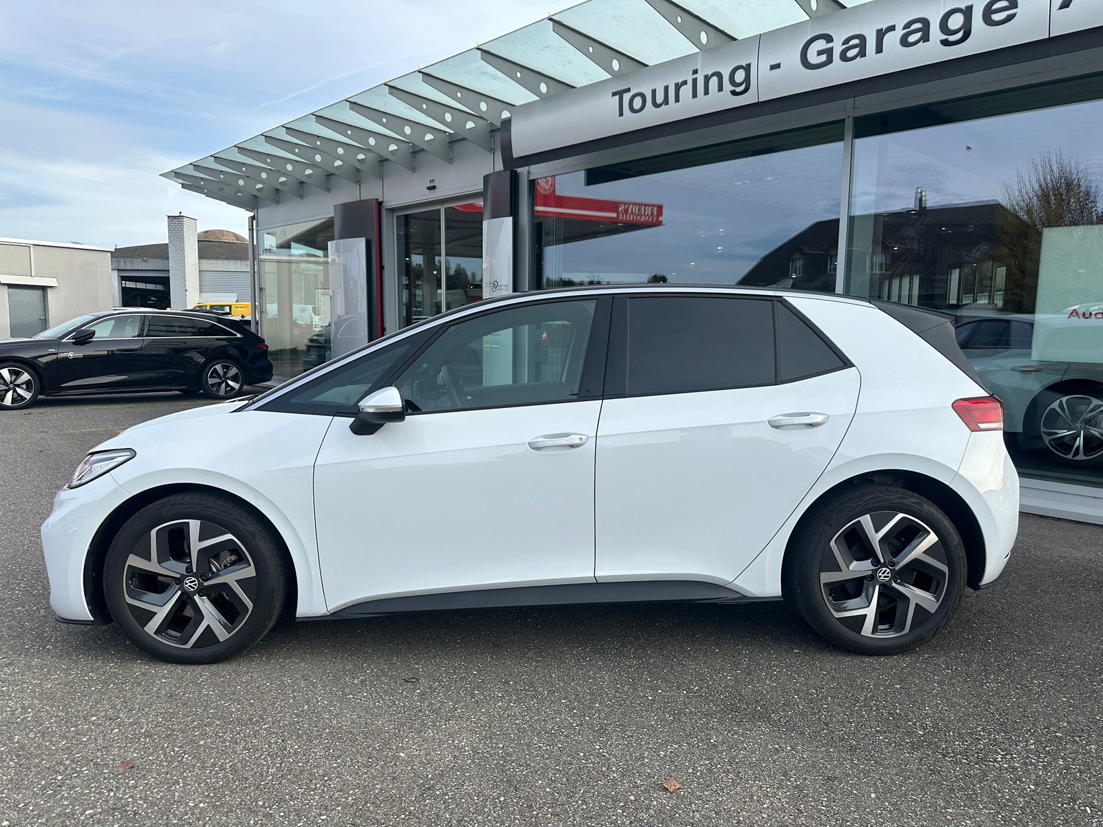 VW ID.3 Pro 58 kWh Pro, Electric, Second hand / Used, Automatic - 2