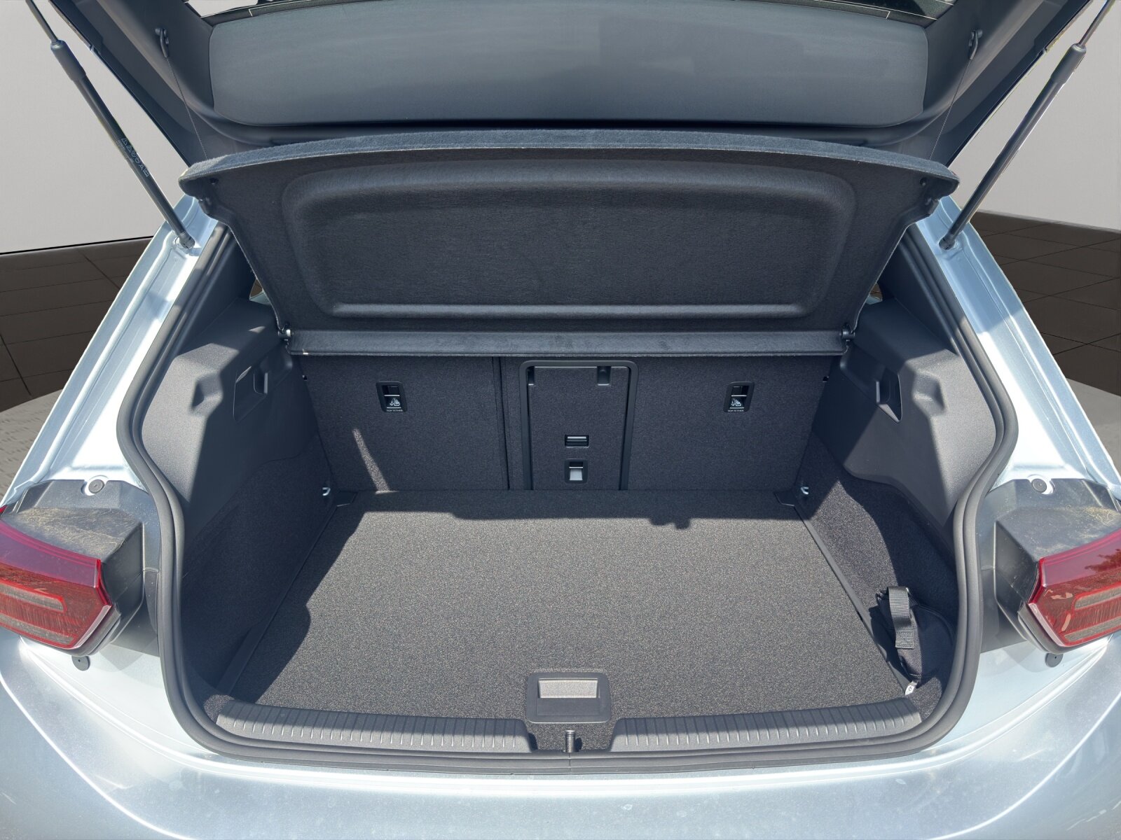 VW ID.3 Neo 79 kWh 231 PS Style, Electric, Ex-demonstrator, Automatic - 6