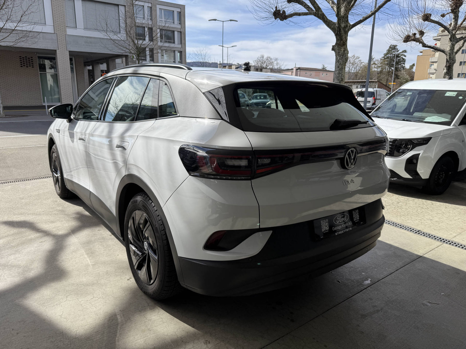 VW ID.4 Pure Performance, Electric, Second hand / Used, Automatic - 3