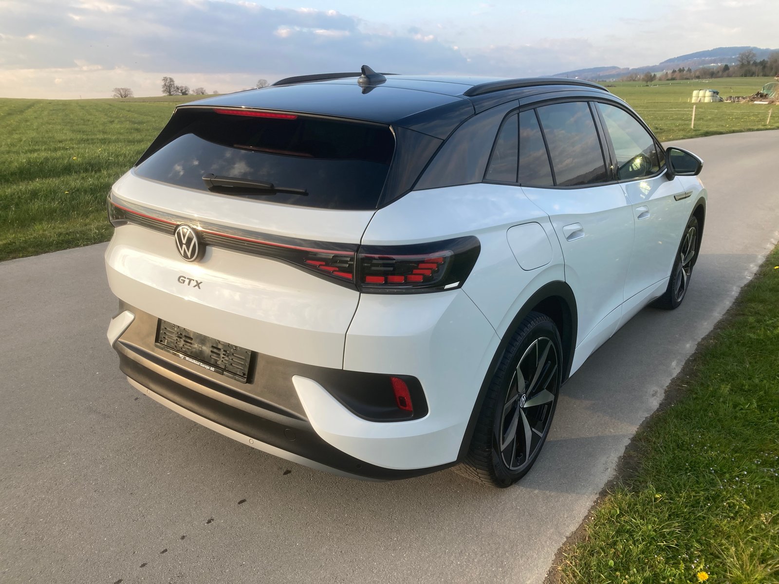 VW ID.4 GTX 77 kWh 4Motion mit Panorama Dach, Elektro, Occasion / Gebraucht, Automatik - 3