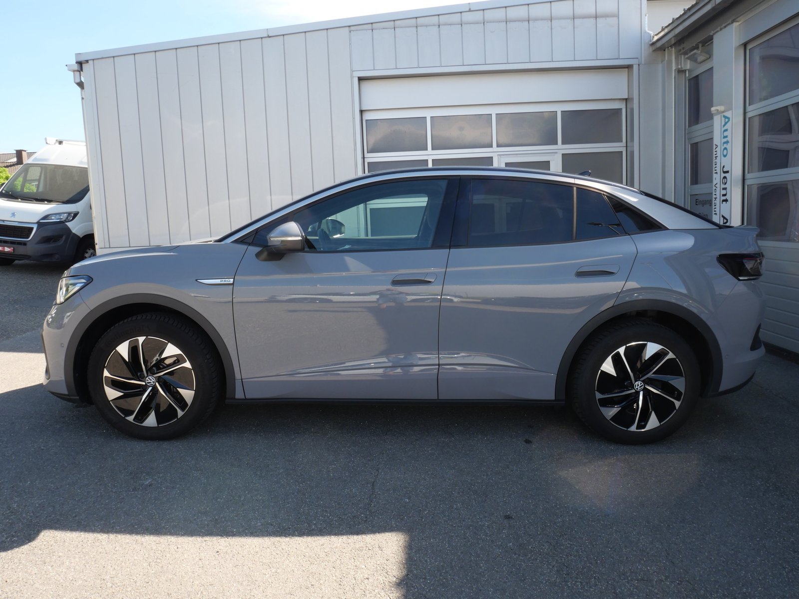 VW ID.5 Pro Performance 77 kWh *CH-Auto, Matrix-LED, Parklen, Electric, Second hand / Used, Automatic - 3