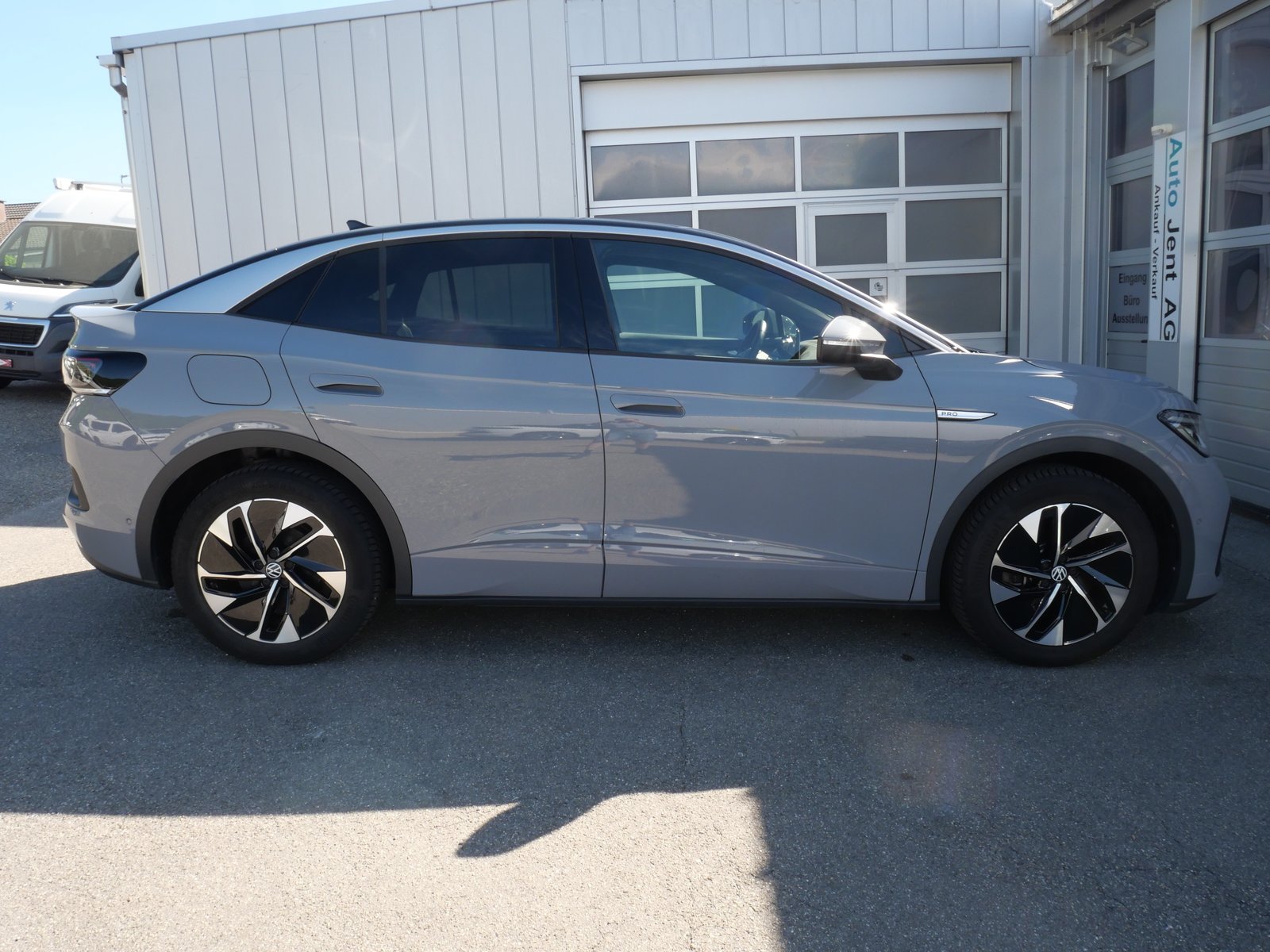 VW ID.5 Pro Performance 77 kWh *CH-Auto, Matrix-LED, Parklen, Electric, Second hand / Used, Automatic - 6