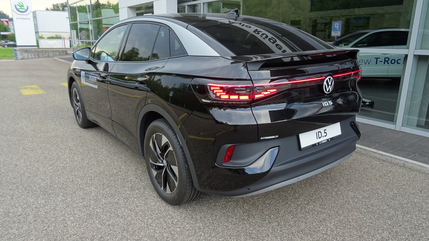 VW ID.5 Pro Performance 77 kWh, Elektro, Occasion / Gebraucht, Automatik - 4