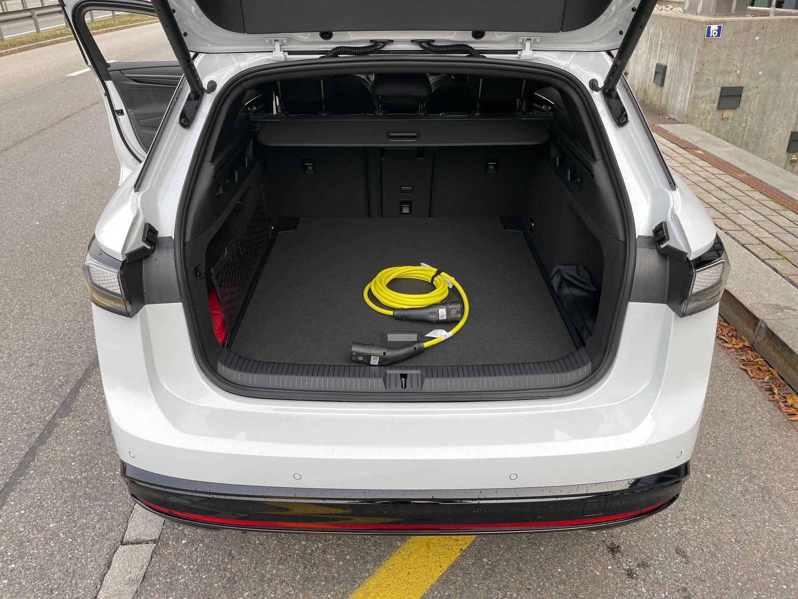 VW ID.7 Tourer Pro 77 kWh m. Wärmepumpe, Elettrica, Auto nuove, Automatico - 6
