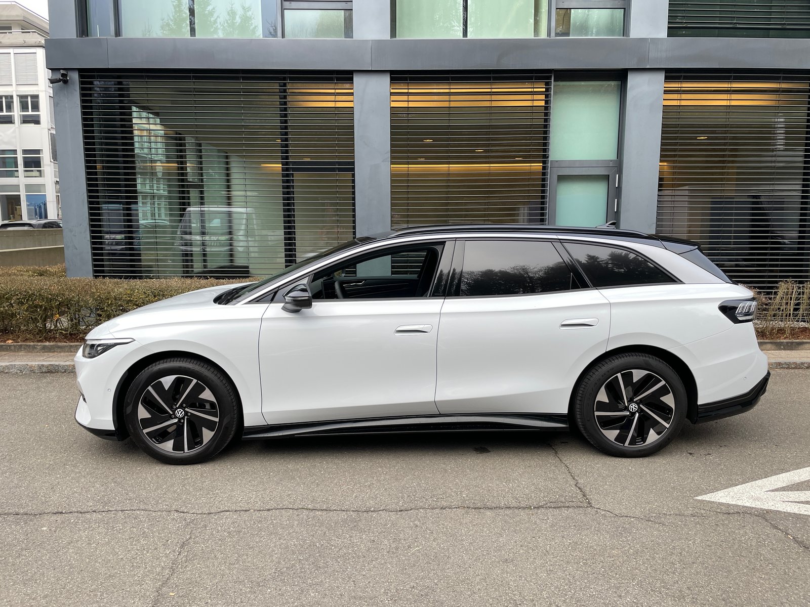 VW ID.7 Tourer Pro 77 kWh m. Wärmepumpe, Électrique, Voiture nouvelle, Automatique - 2