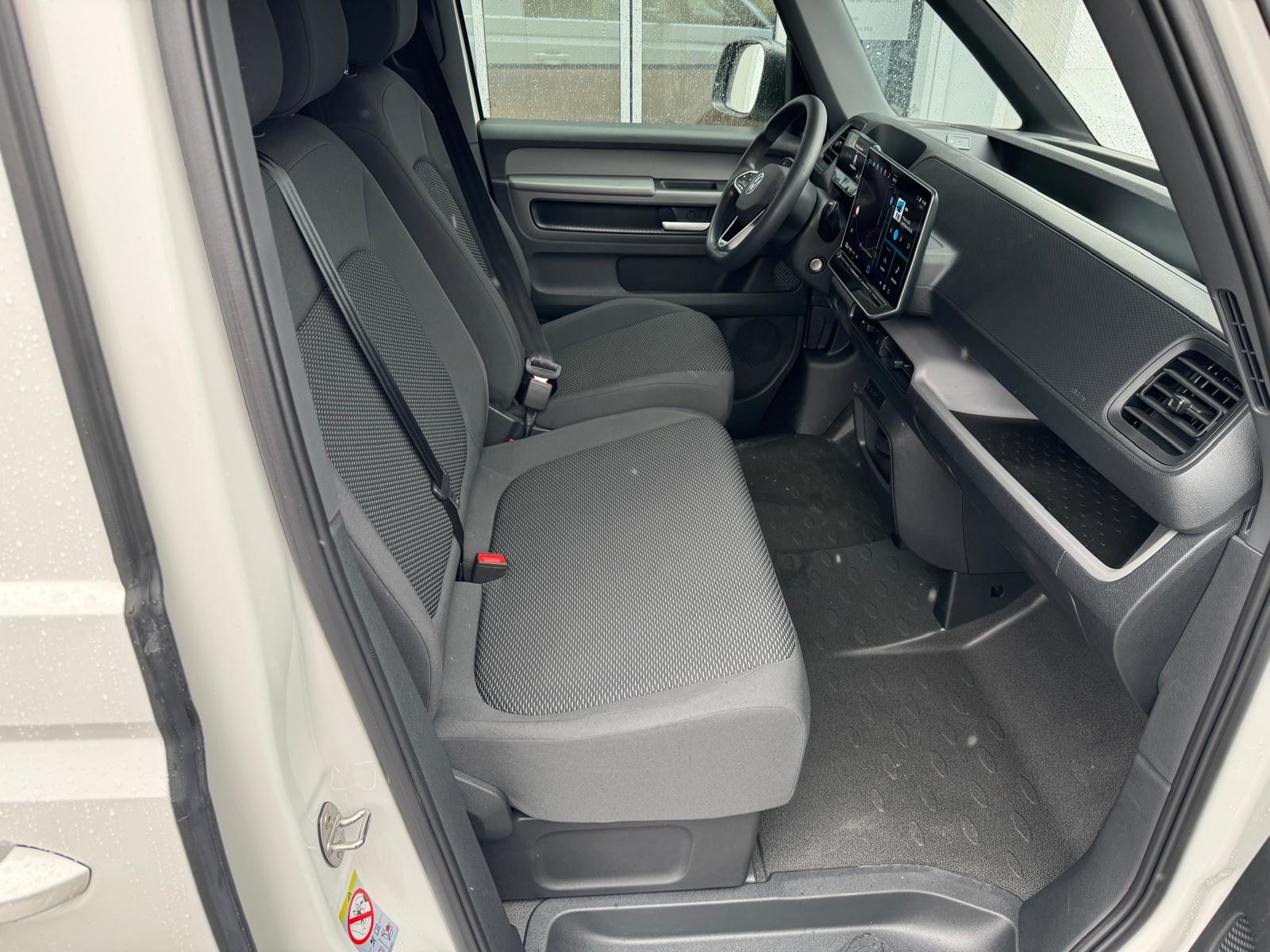 VW ID. Buzz Cargo Pure, Electric, Second hand / Used, Automatic - 3
