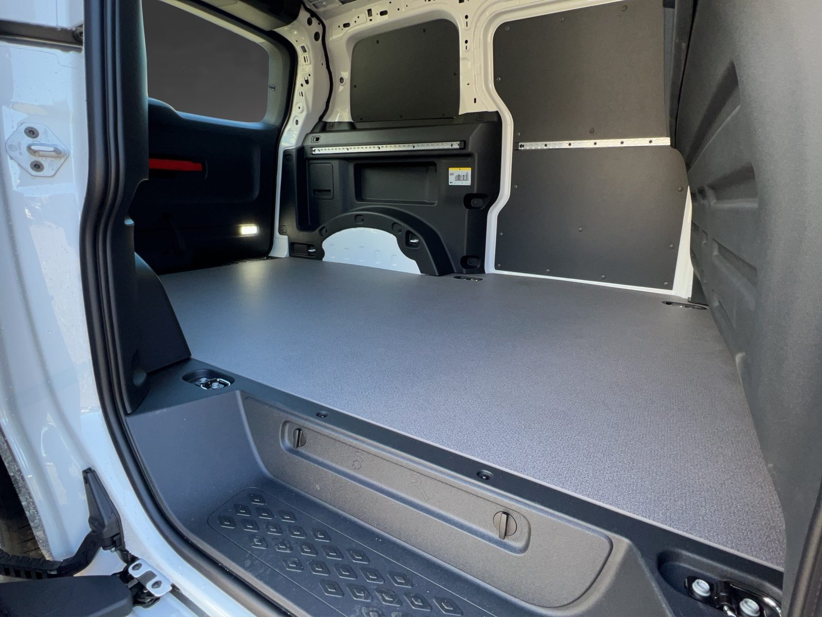 VW ID. Buzz Cargo, Elettrica, Auto dimostrativa, Automatico - 7