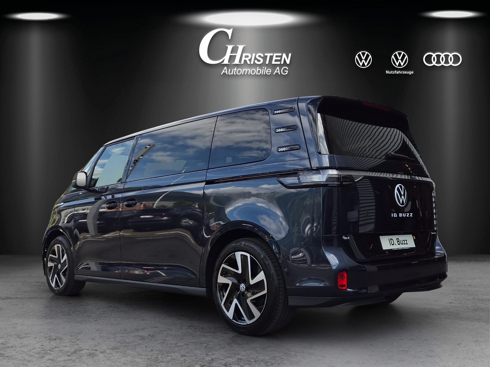 VW ID. Buzz Pro LWB 4Motion, Electric, New car, Automatic - 4