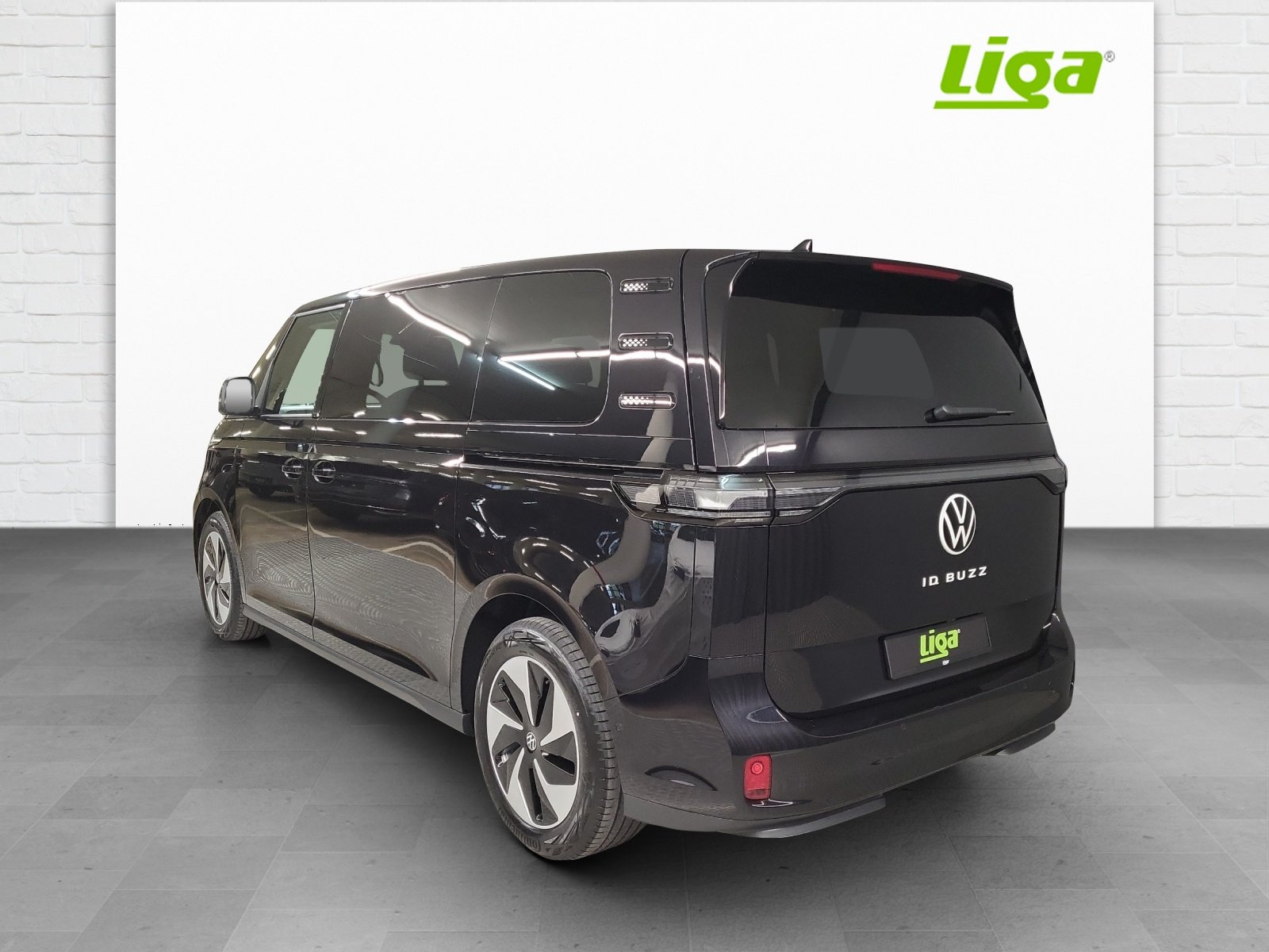 VW ID.Buzz Bus LWB 91kWh Pro, Electric, Ex-demonstrator, Automatic - 4