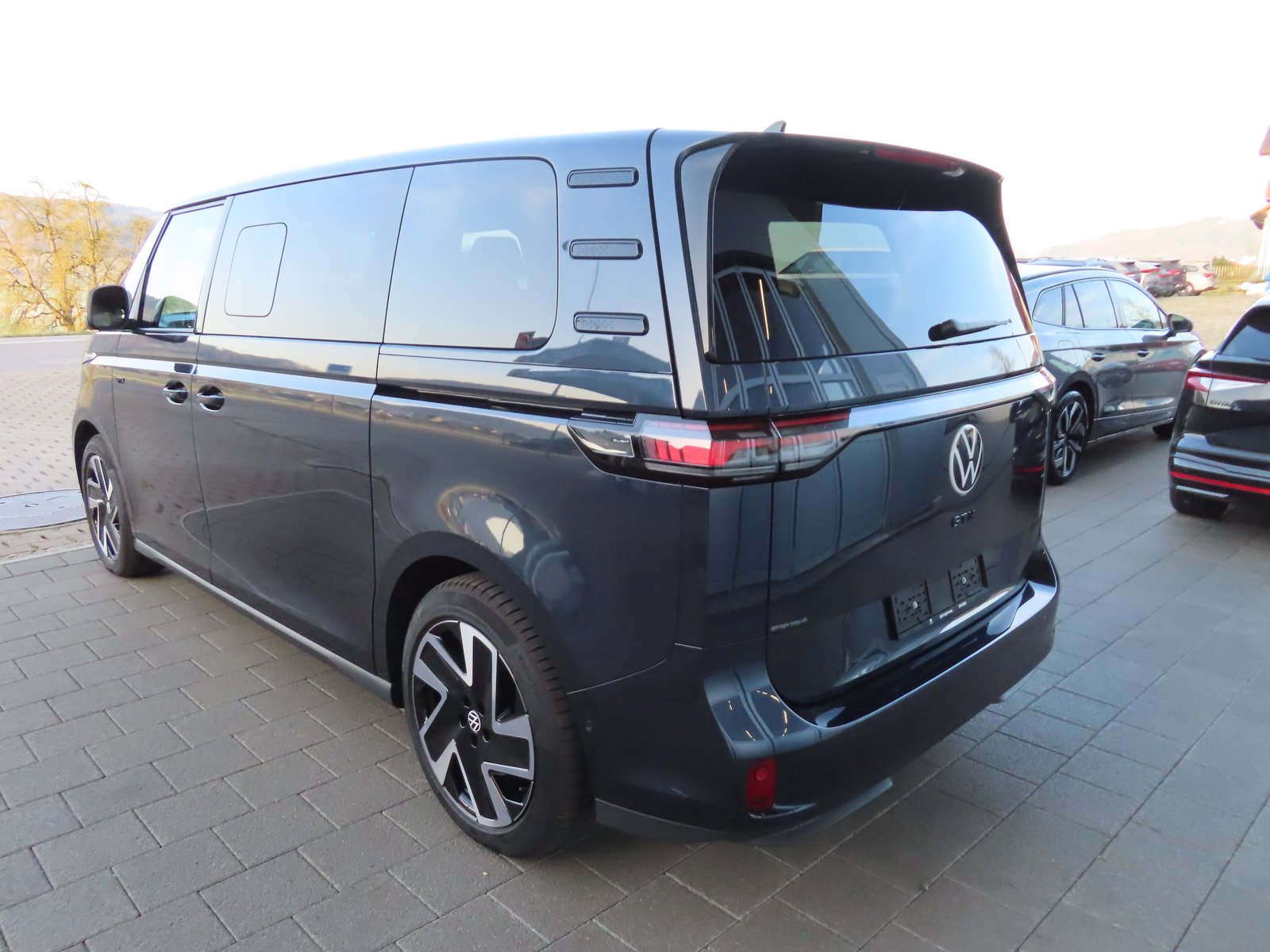 VW ID.Buzz LWB GTX 4 Motion, Elektro, Vorführwagen, Automatik - 3