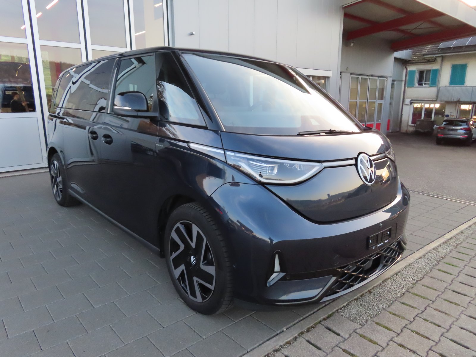 VW ID.Buzz LWB GTX 4 Motion, Elektro, Vorführwagen, Automatik - 5