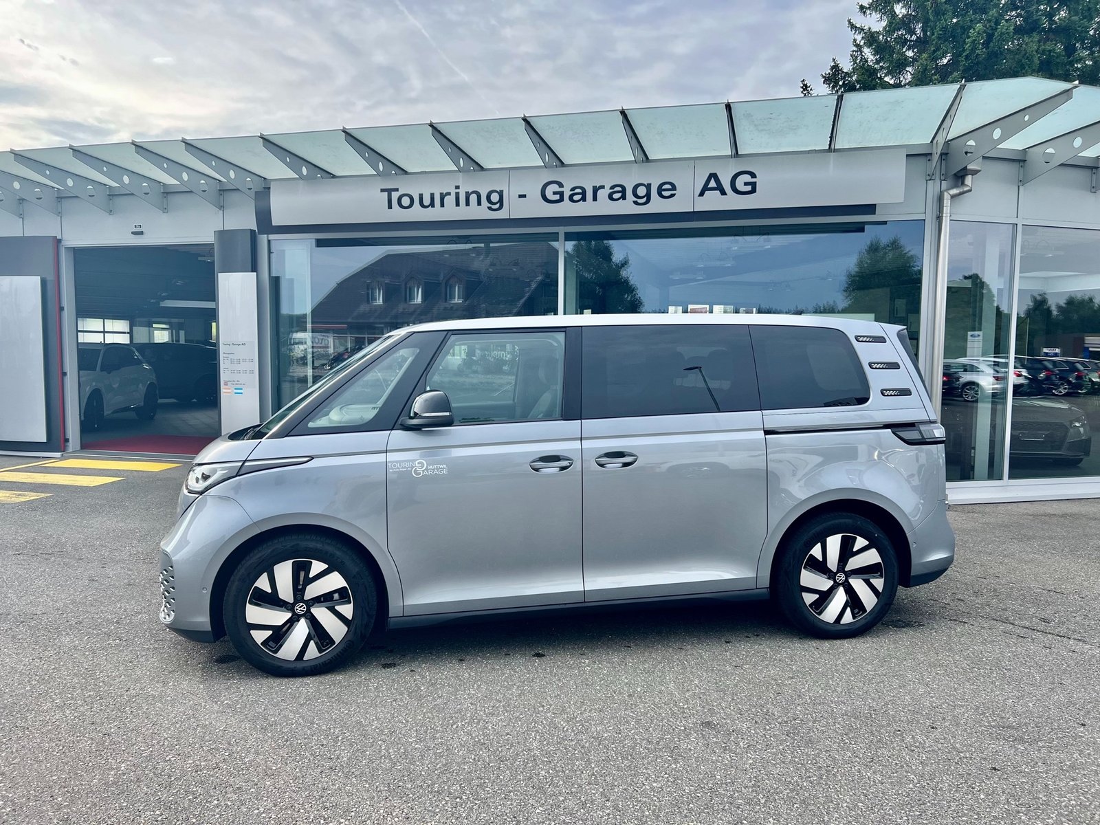VW ID.Buzz Pro, Electric, Ex-demonstrator, Automatic - 2