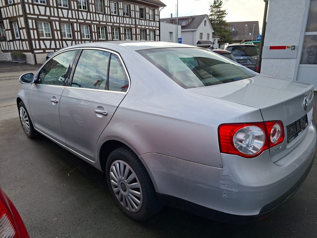 VW JETTA 2.0 FSI Comfortline, Benzin, Occasion / Gebraucht, Handschaltung - 4