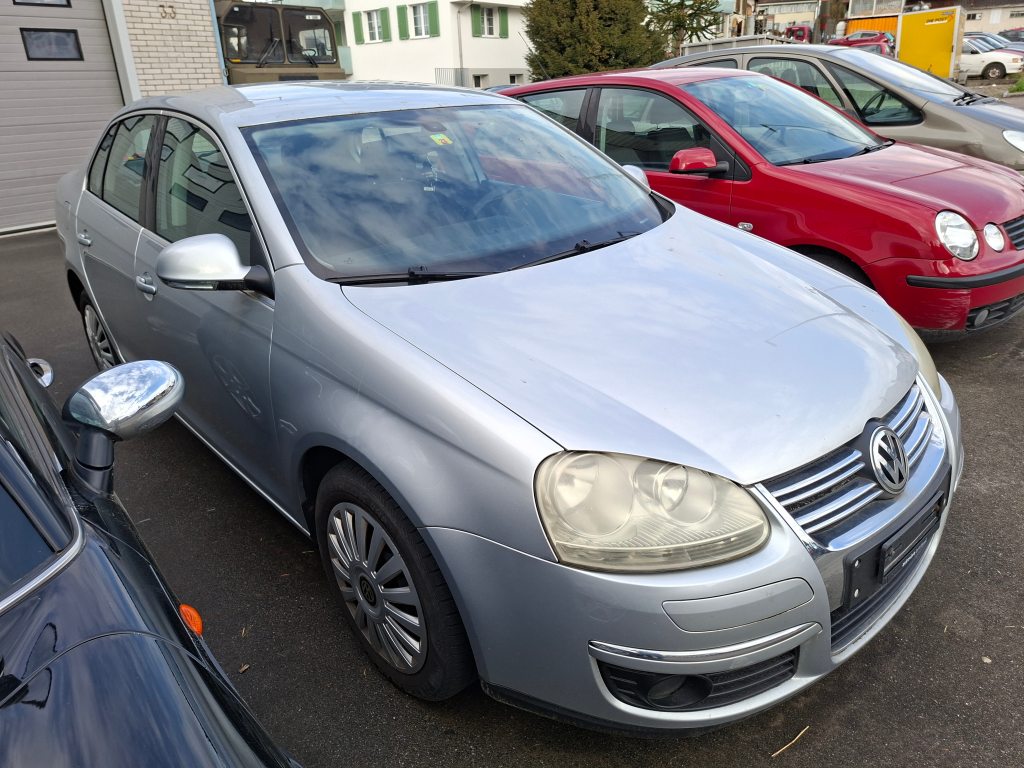 VW JETTA 2.0 FSI Comfortline, Benzin, Occasion / Gebraucht, Handschaltung - 2