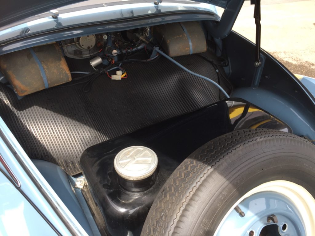 VW 1100 Brezel, Essence, Voiture de collection, Manuelle - 5