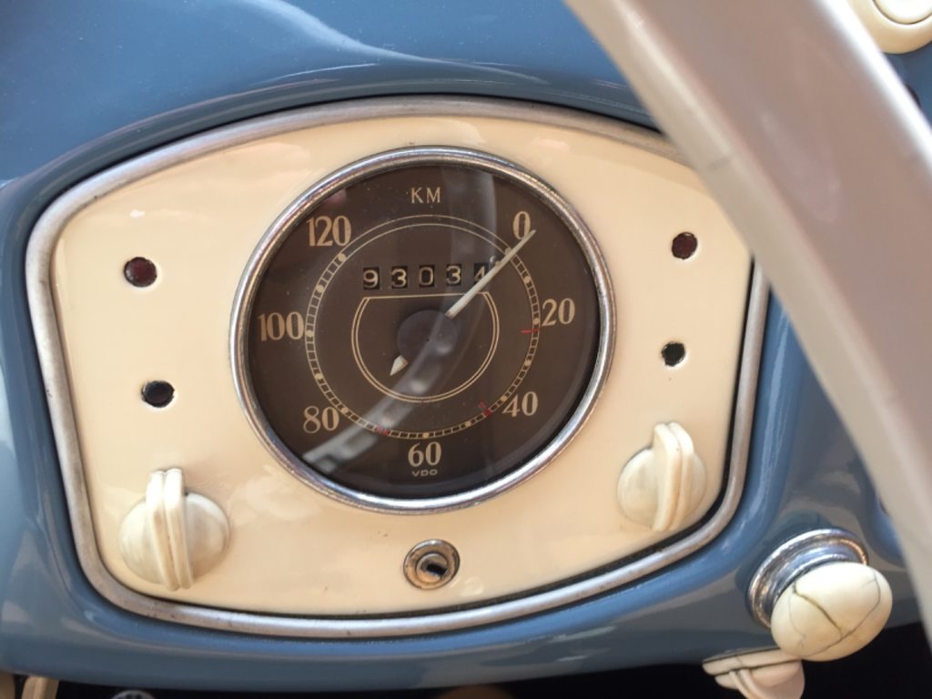 VW 1100 Brezel, Essence, Voiture de collection, Manuelle - 7
