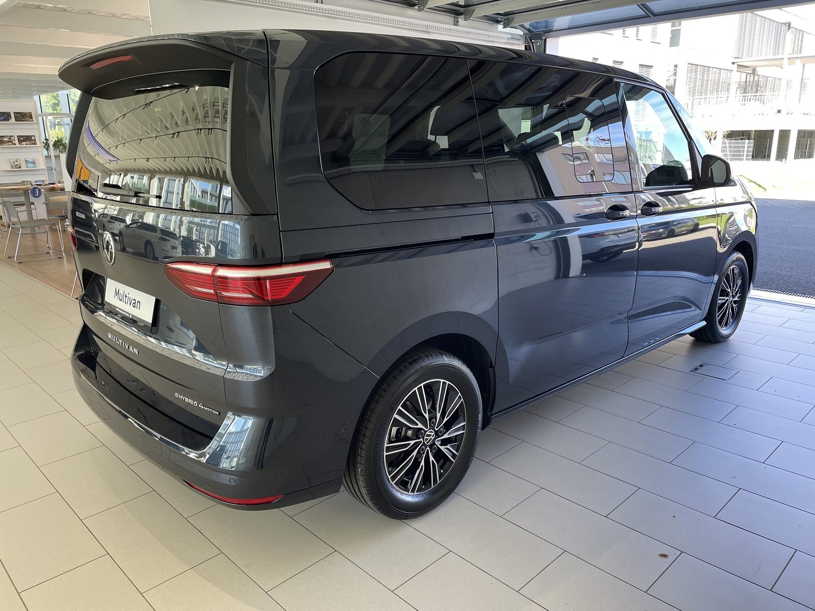 VW Multivan Liberty kurz, Hybride Integrale Benzina/Elettrica, Auto nuove, Automatico - 2