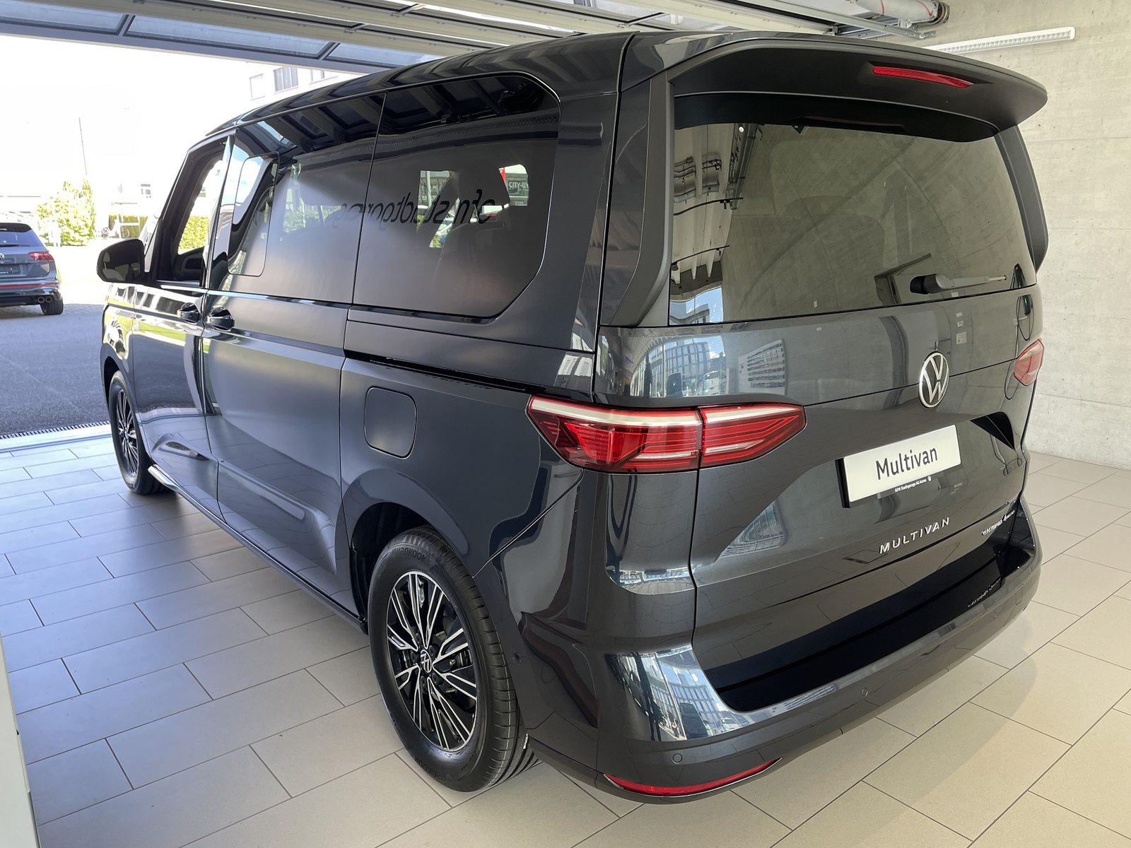 VW Multivan Liberty kurz, Hybride Integrale Benzina/Elettrica, Auto nuove, Automatico - 4