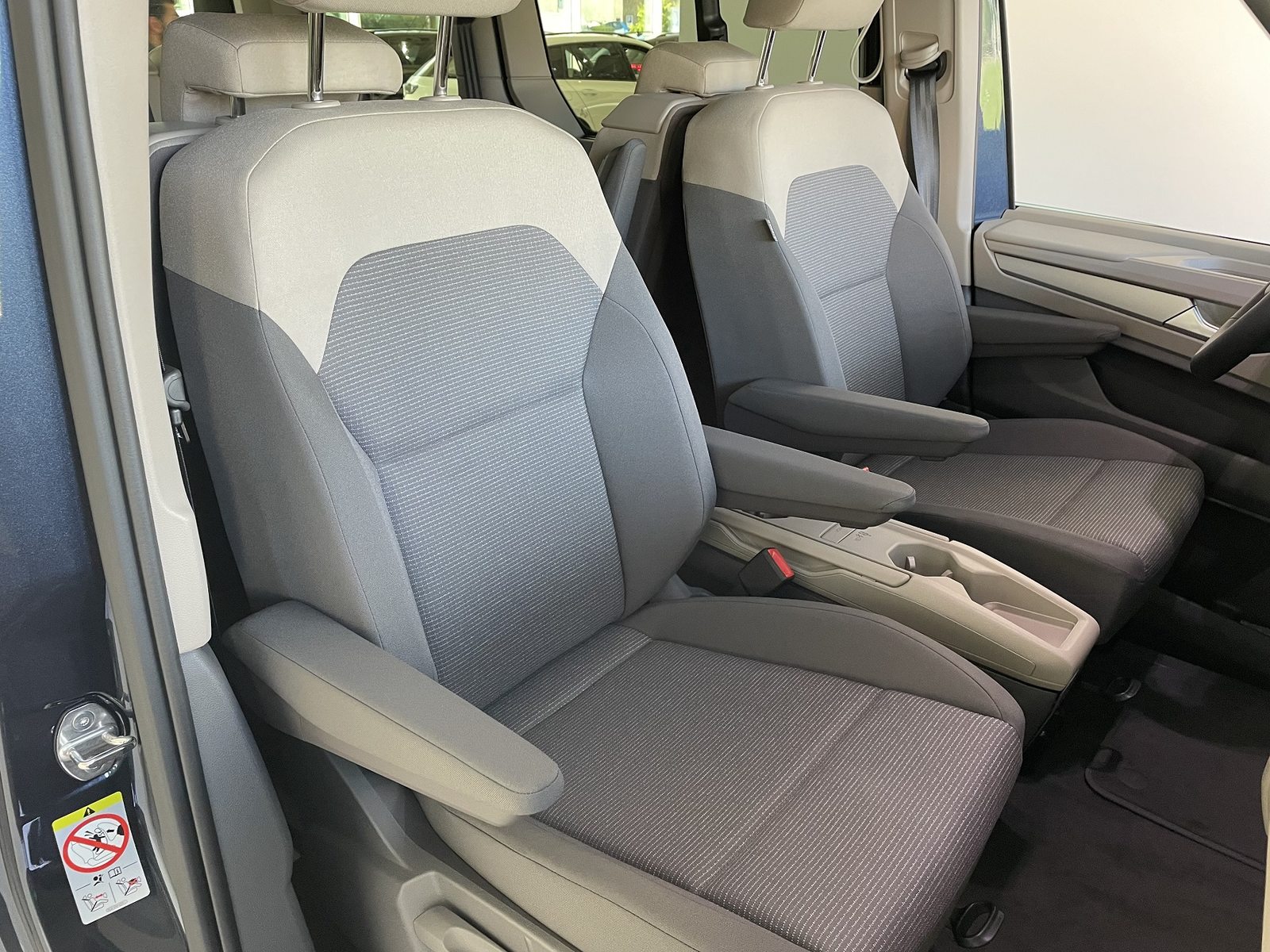 VW Multivan Liberty kurz, Hybride Integrale Benzina/Elettrica, Auto nuove, Automatico - 6