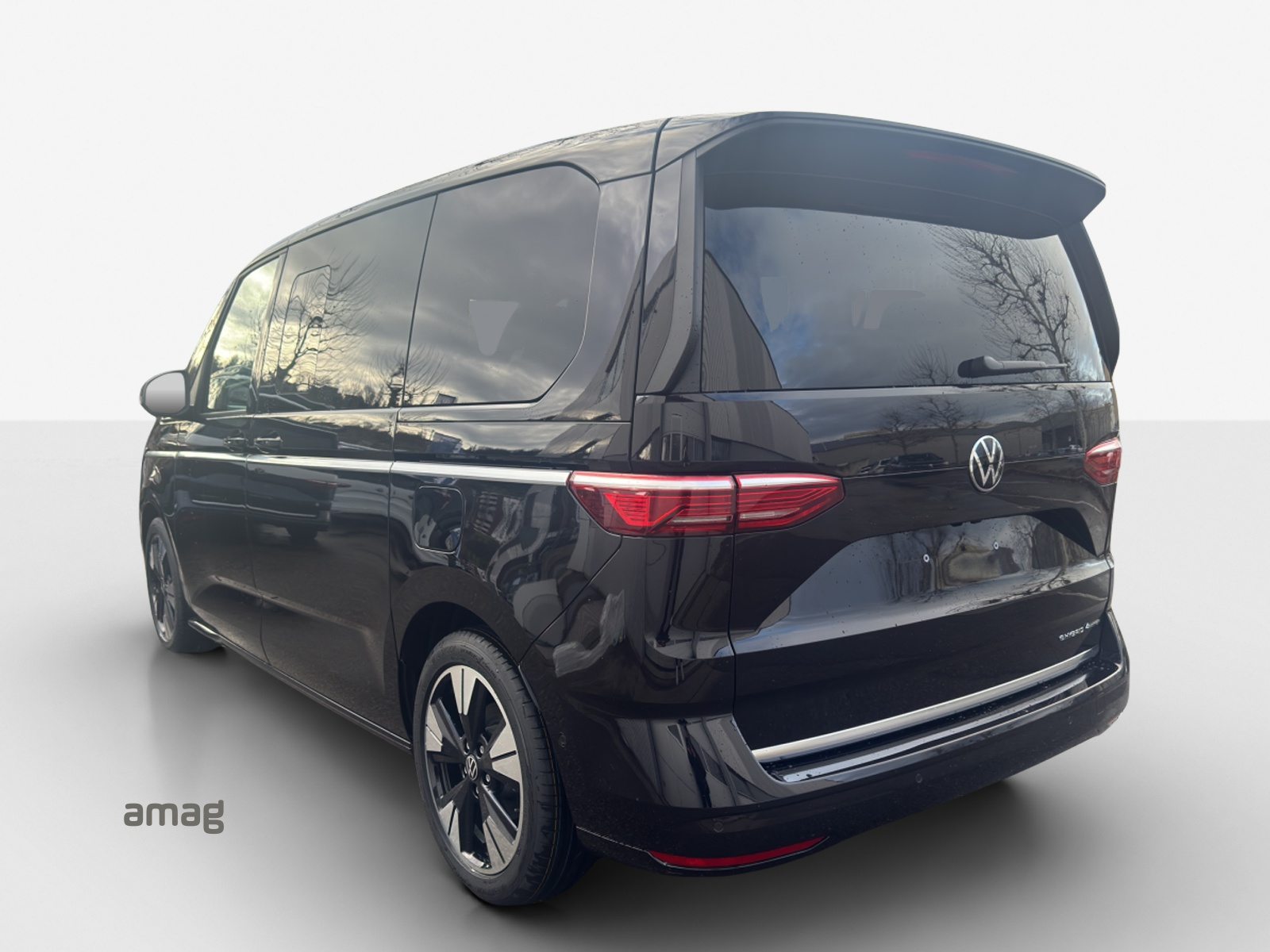 VW Multivan Style Liberty kurz, Full-Hybrid Petrol/Electric, New car, Automatic - 3