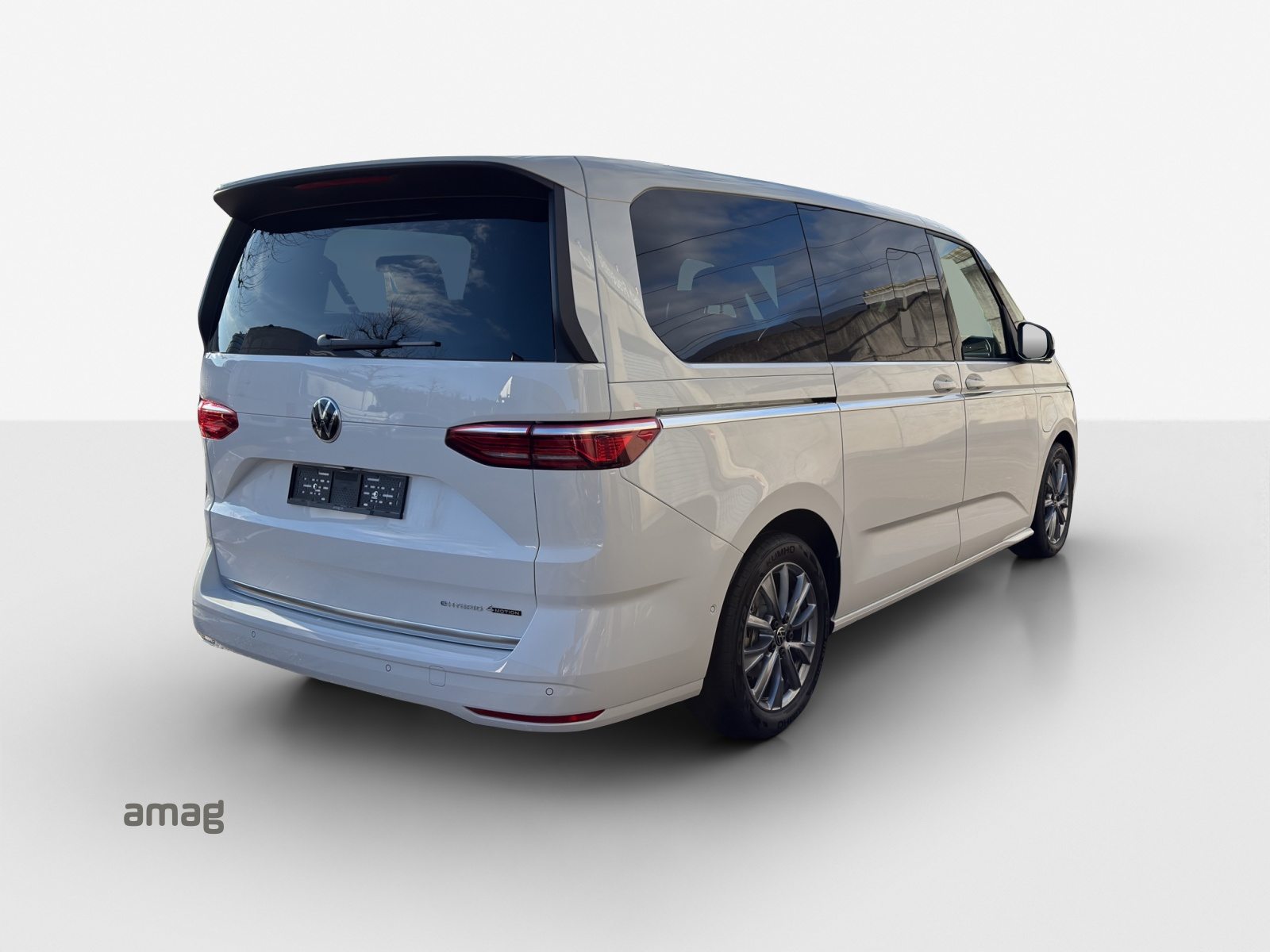 VW Multivan Style Liberty lang, Full-Hybrid Petrol/Electric, New car, Automatic - 5
