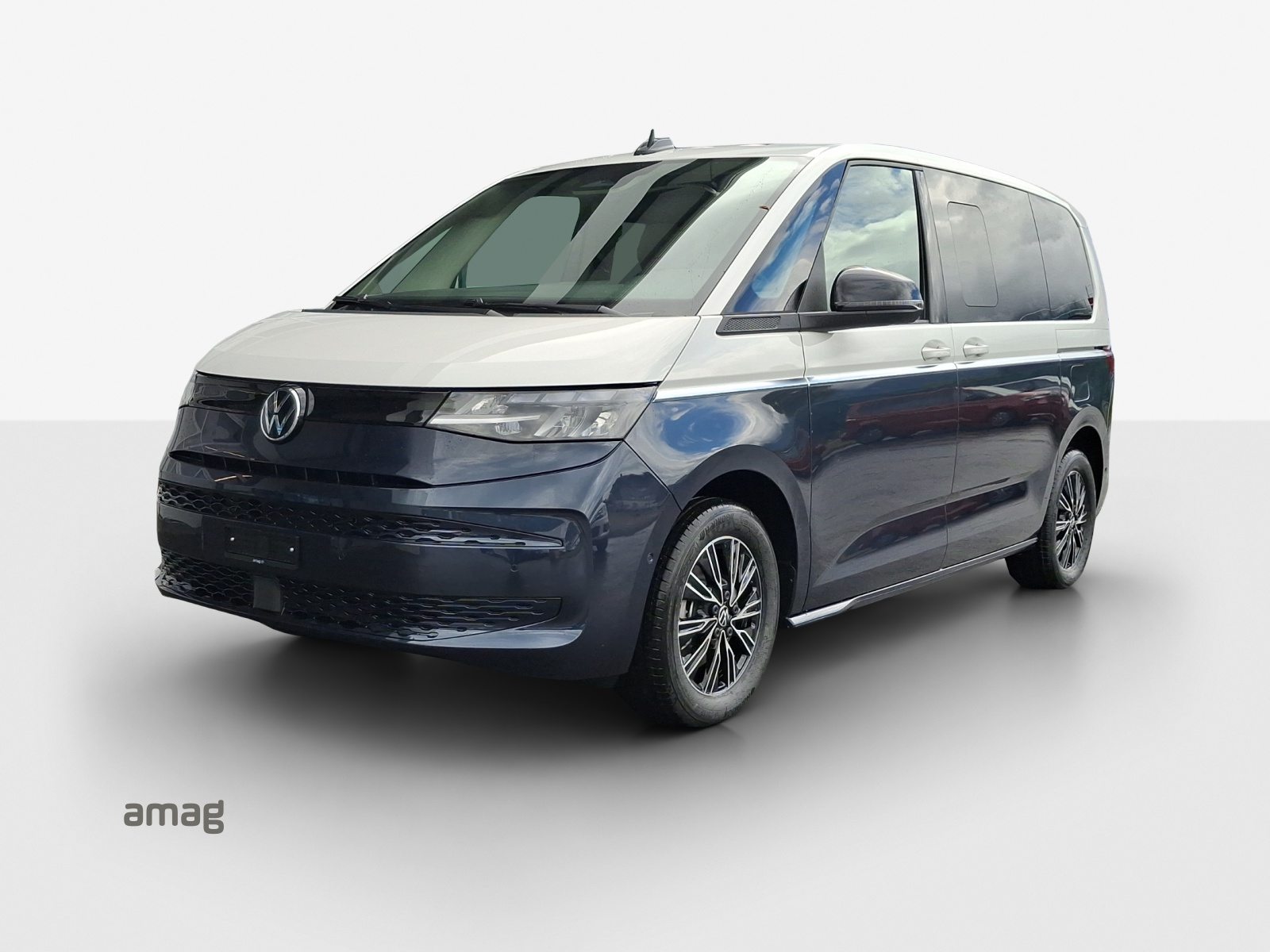 VW Multivan Liberty kurz, Voll-Hybrid Benzin/Elektro, Neuwagen, Automatik
