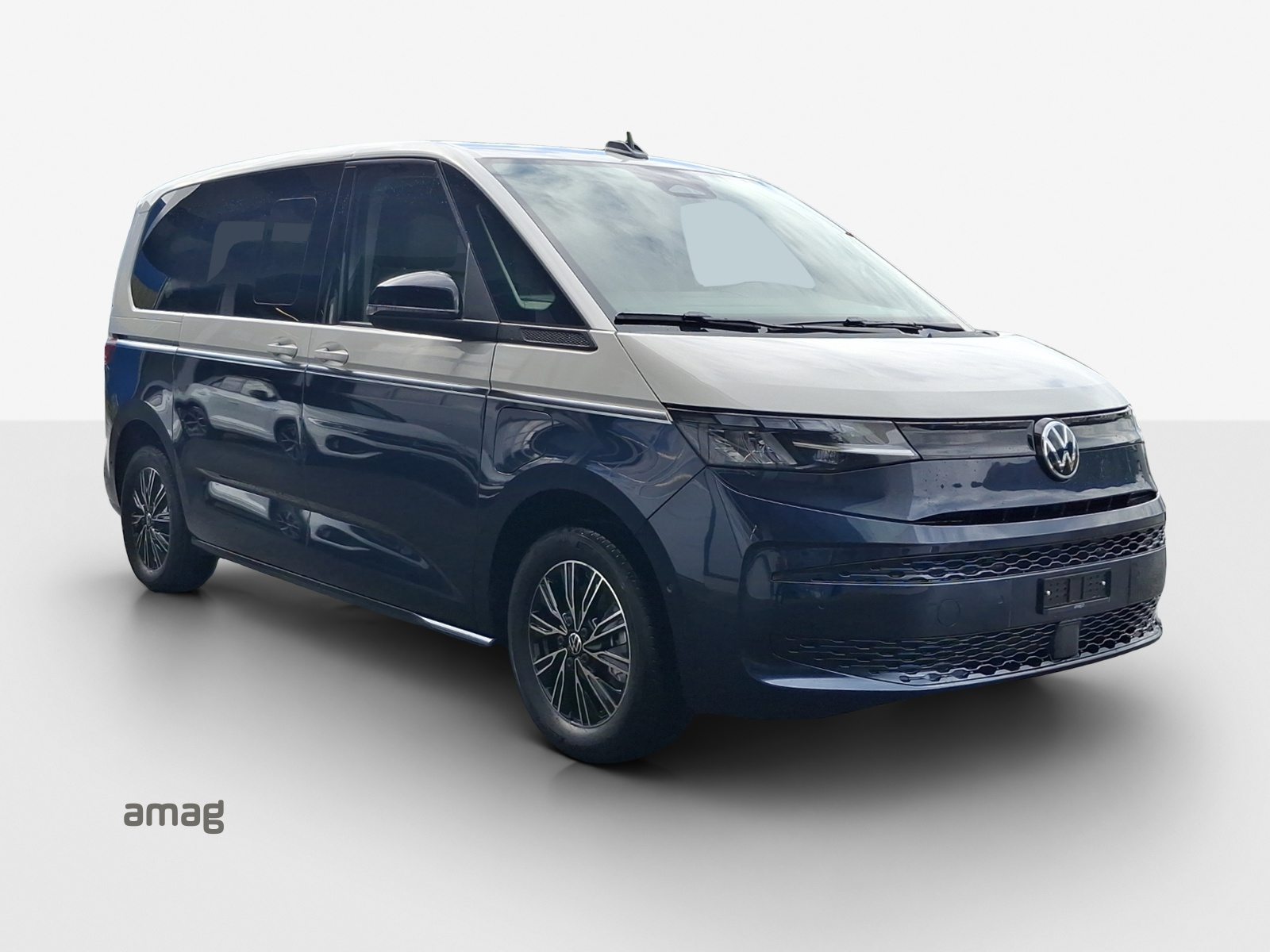 VW Multivan Liberty kurz, Voll-Hybrid Benzin/Elektro, Neuwagen, Automatik - 6