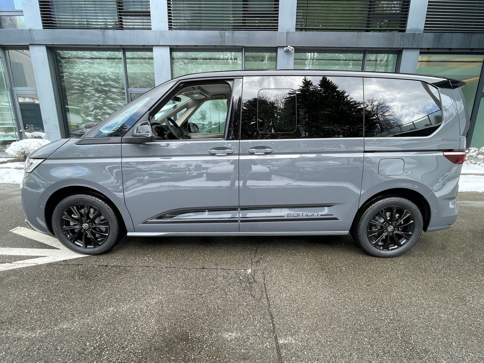 VW Multivan 1.5 eHybrid Life Edition 4Motion DSG, Plug-in-Hybrid Benzin/Elektro, Neuwagen, Automatik - 2