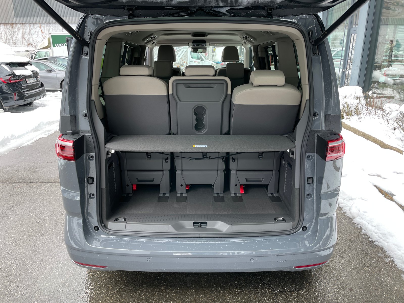 VW Multivan 1.5 eHybrid Life Edition 4Motion DSG, Plug-in-Hybrid Benzin/Elektro, Neuwagen, Automatik - 5