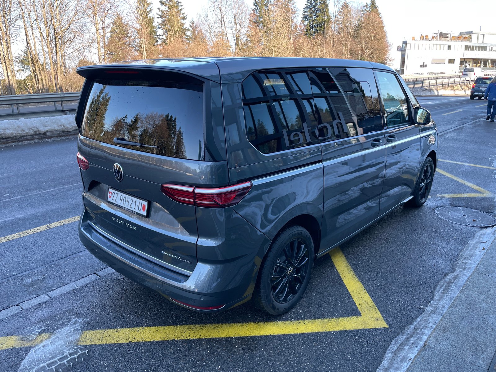 VW Multivan 1.5 eHybrid Style 4Motion DSG, Plug-in-Hybrid Benzina/Elettrica, Auto nuove, Automatico - 6