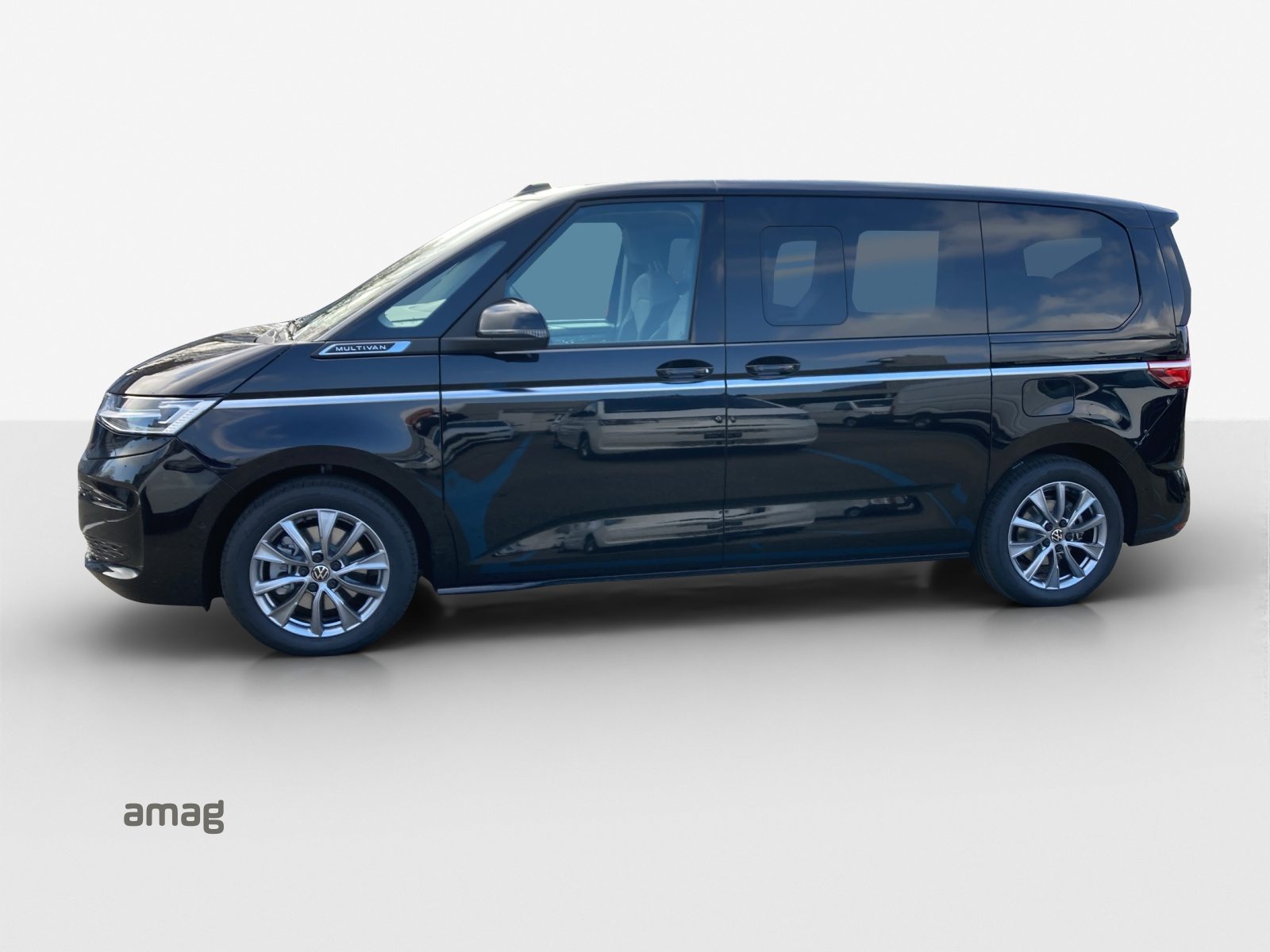VW Multivan Style Liberty kurz, Full-Hybrid Petrol/Electric, New car, Automatic - 2