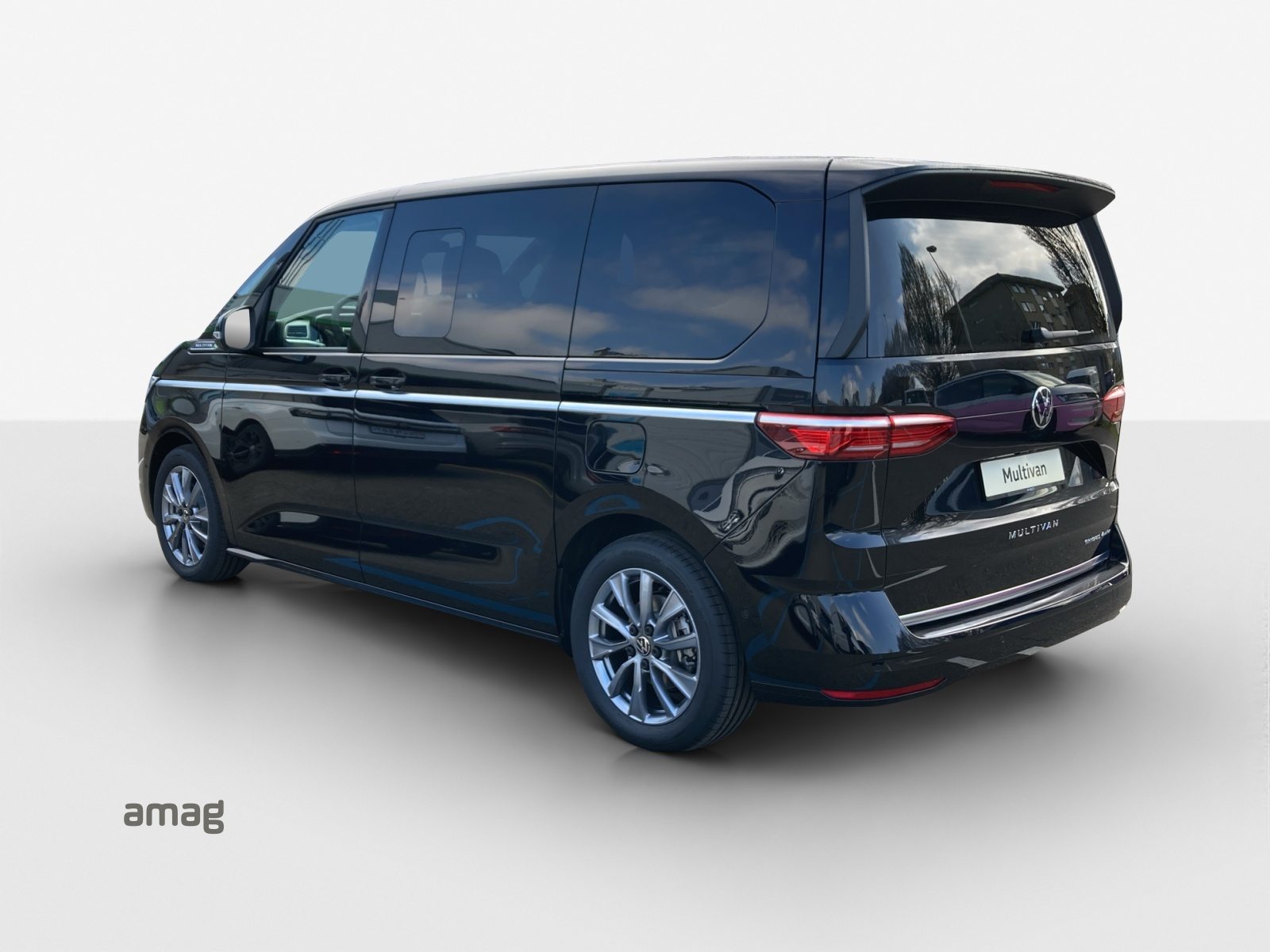 VW Multivan Style Liberty kurz, Full-Hybrid Petrol/Electric, New car, Automatic - 3