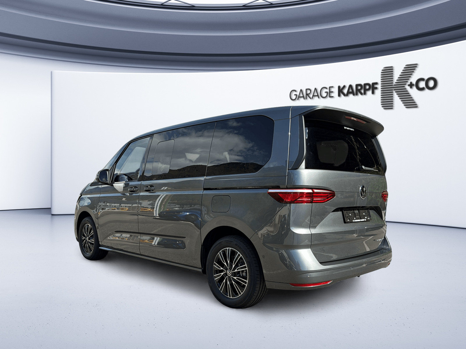 VW Multivan Liberty kurz, Full-Hybrid Petrol/Electric, New car, Automatic - 3