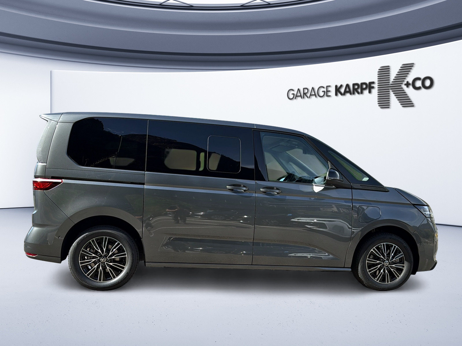 VW Multivan Liberty kurz, Full-Hybrid Petrol/Electric, New car, Automatic - 5