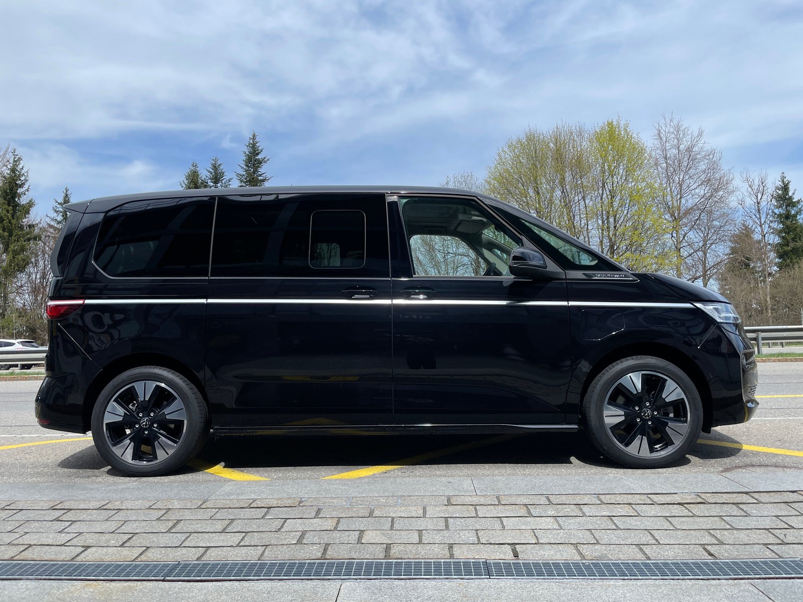 VW Multivan 1.5 eHybrid Style 4Motion DSG, Hybride Rechargeable Essence/Électricité, Voiture nouvelle, Automatique - 4