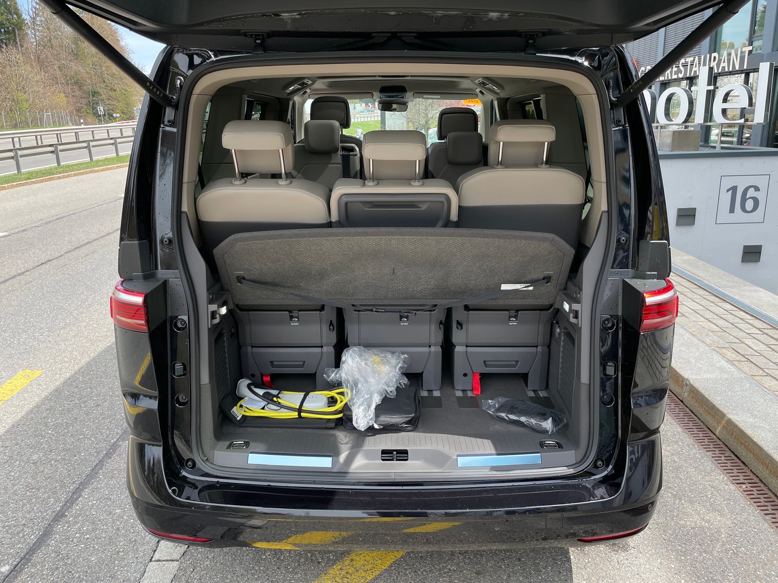 VW Multivan 1.5 eHybrid Style 4Motion DSG, Hybride Rechargeable Essence/Électricité, Voiture nouvelle, Automatique - 7