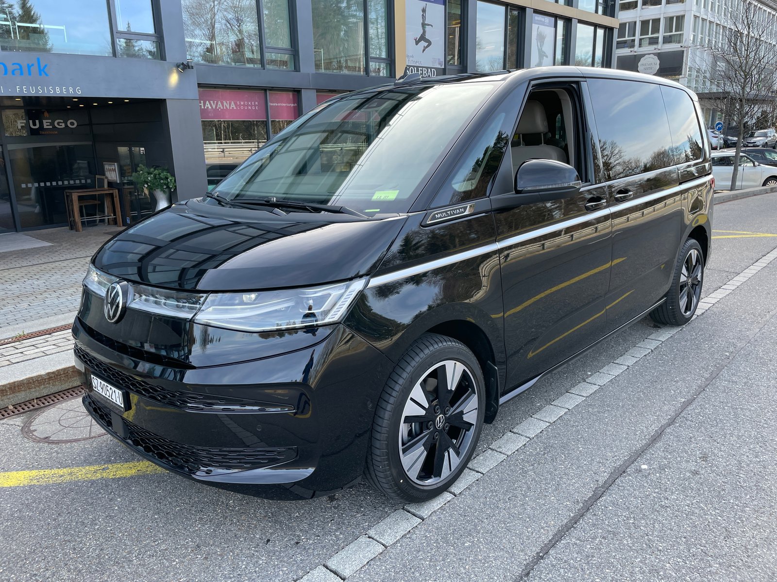 VW Multivan 1.4 eHybrid Style DSG - 6 Sitzer