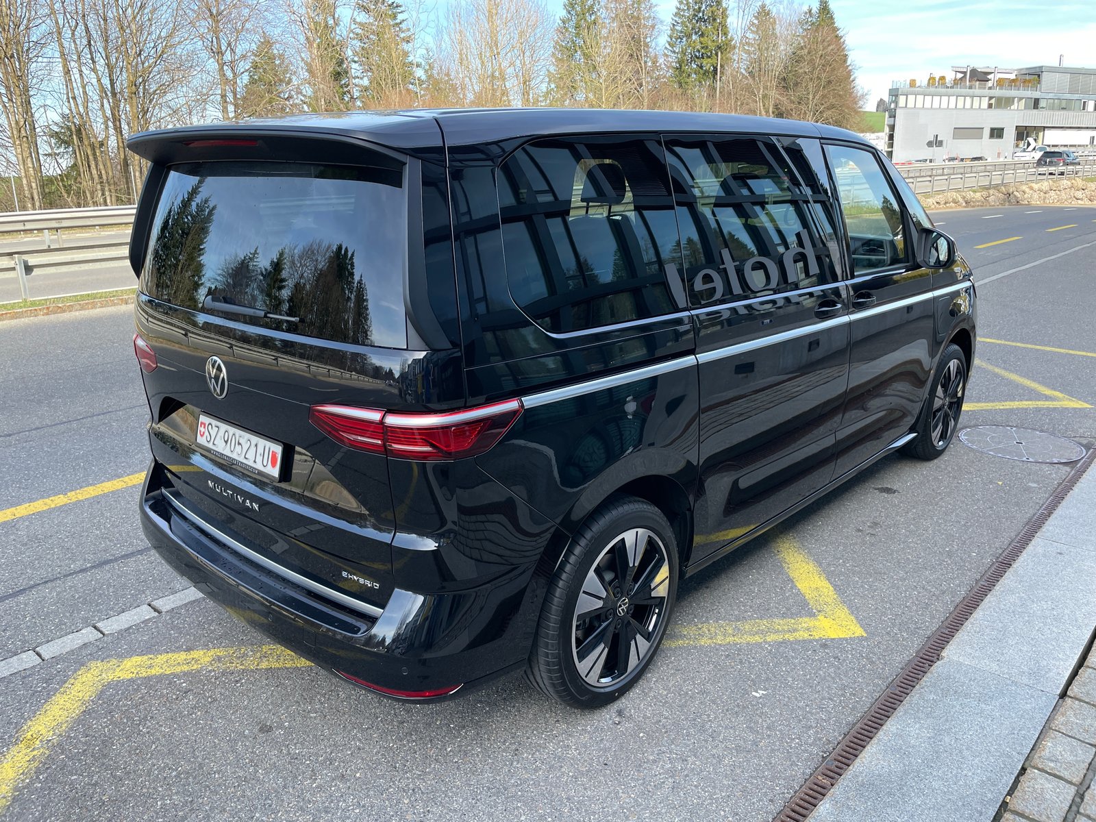 VW Multivan 1.4 eHybrid Style DSG - 6 Sitzer, Plug-in-Hybrid Benzina/Elettrica, Auto nuove, Automatico - 5
