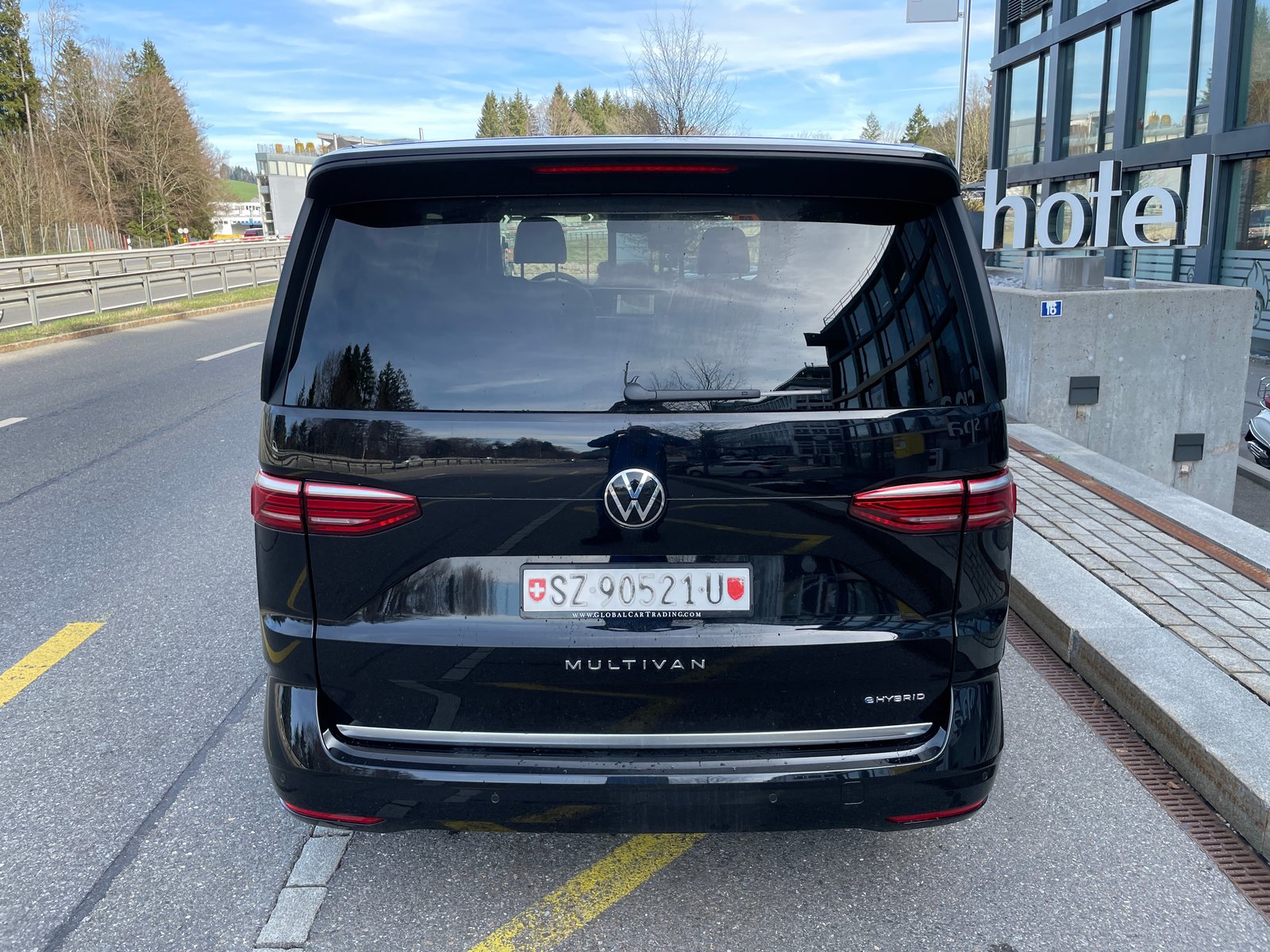 VW Multivan 1.4 eHybrid Style DSG - 6 Sitzer, Plug-in-Hybrid Benzina/Elettrica, Auto nuove, Automatico - 6