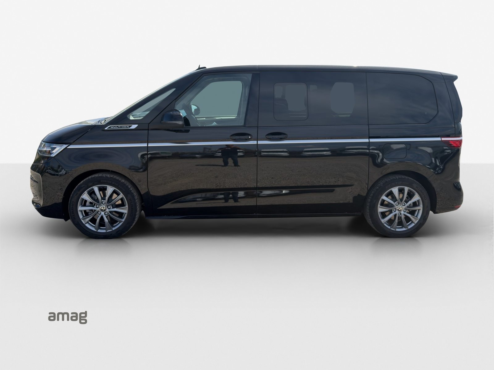 VW Multivan Style Liberty kurz, Voll-Hybrid Benzin/Elektro, Neuwagen, Automatik - 2