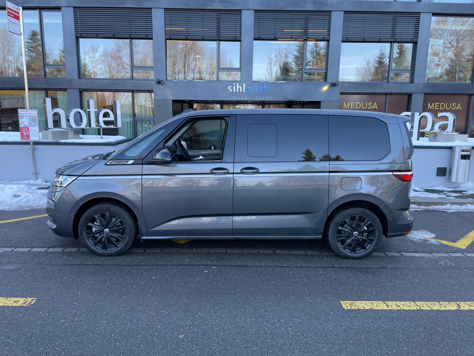 VW Multivan 1.5 eHybrid Style 4Motion DSG, Hybride Rechargeable Essence/Électricité, Voiture nouvelle, Automatique - 2