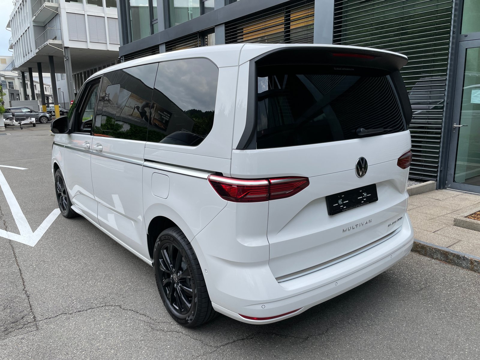 VW Multivan 1.5 eHybrid Style 4Motion DSG, Plug-in-Hybrid Benzina/Elettrica, Auto nuove, Automatico - 3